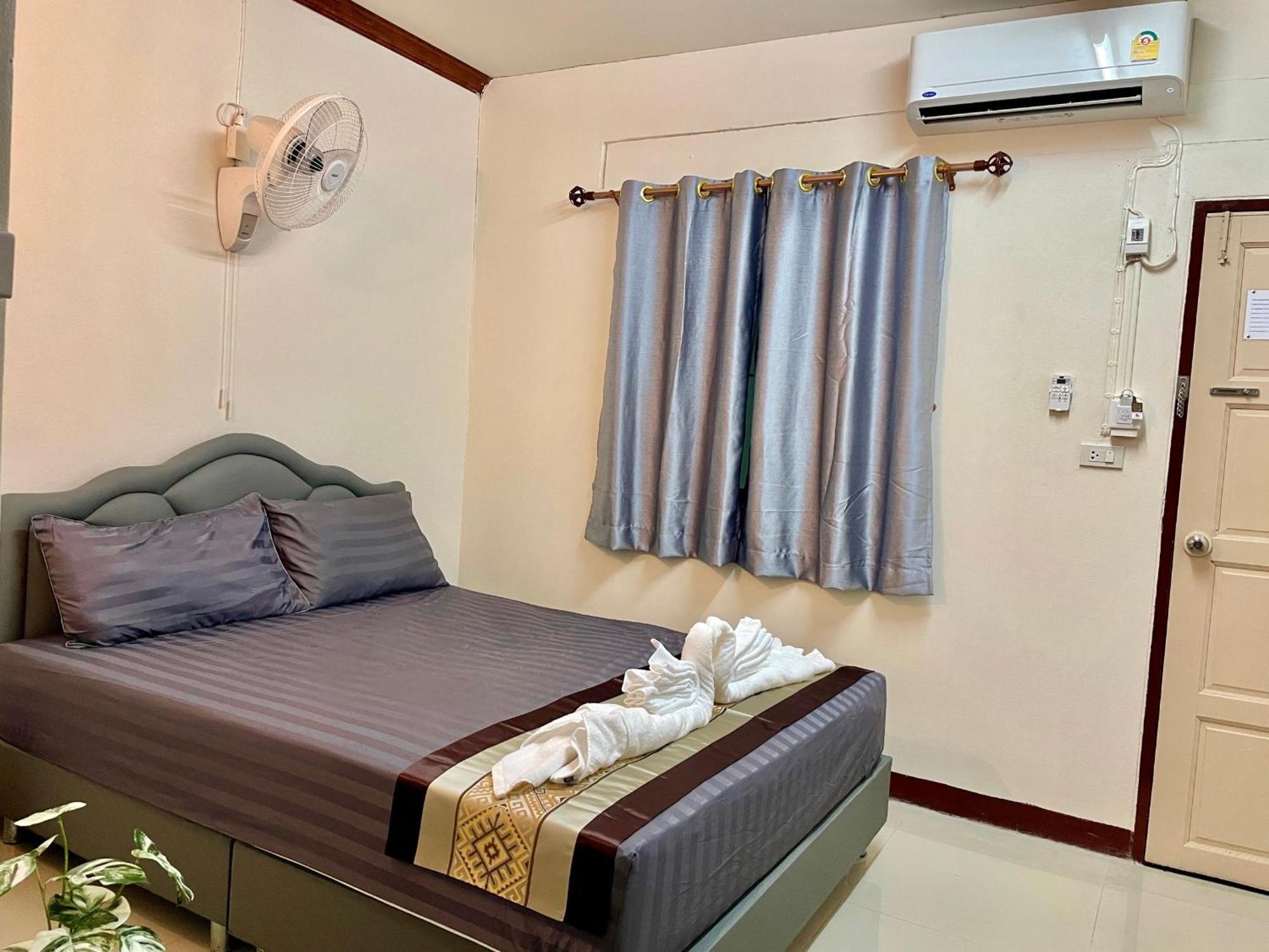2B Cozy Hostel ตรัง 외부 사진